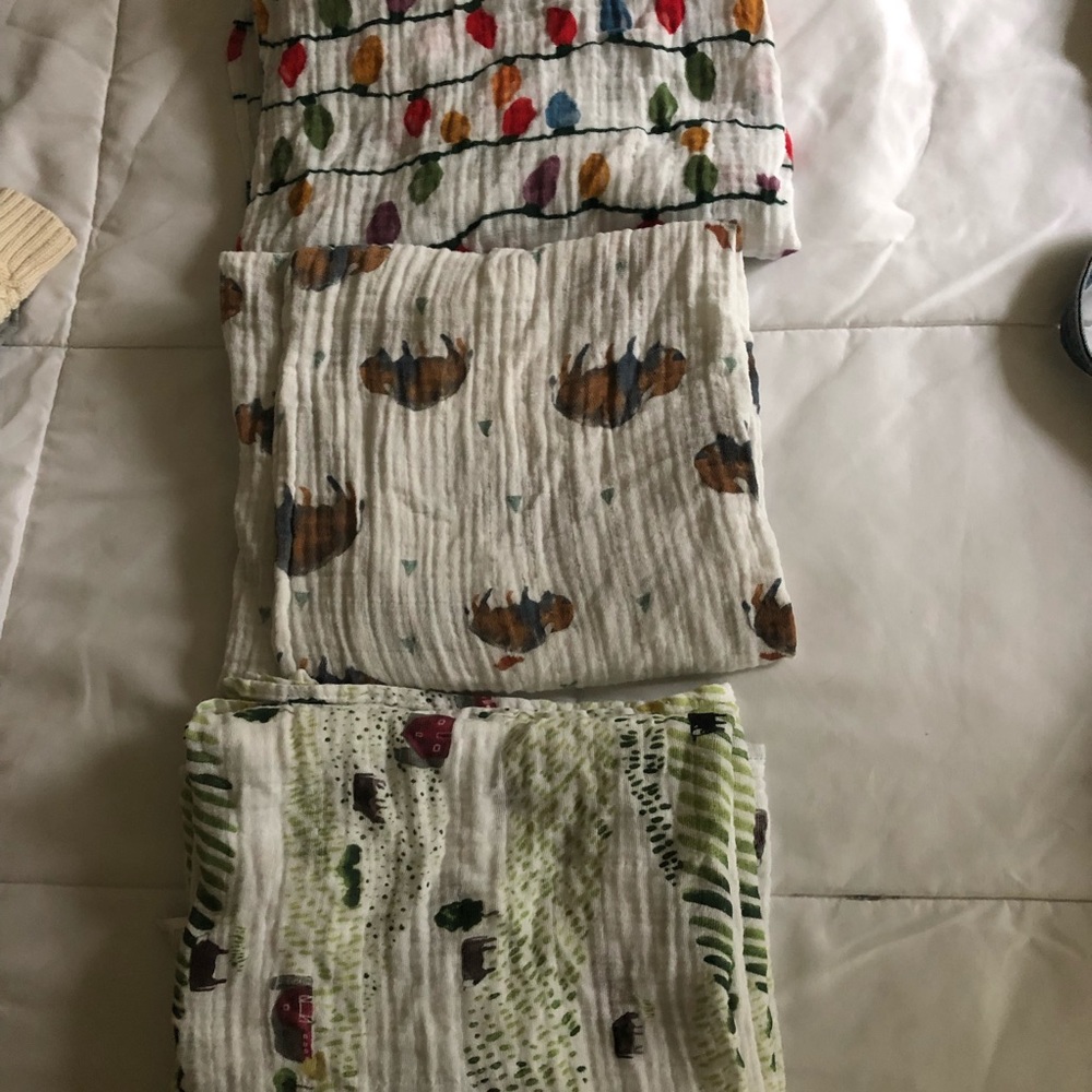 Little unicorn swaddles 3